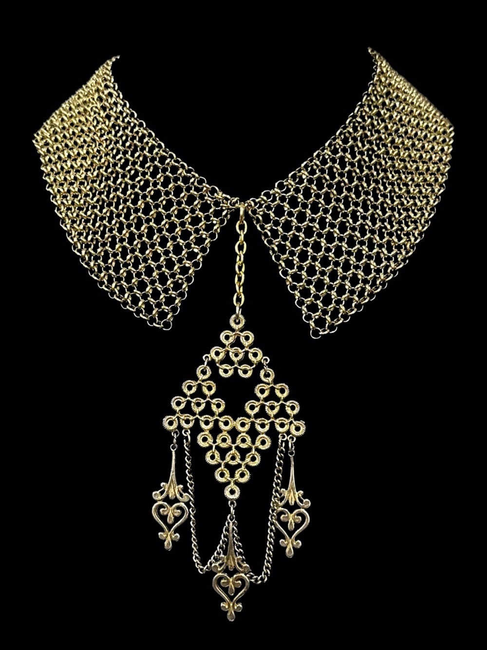 Gold-Tone Mesh Collar Necklace with Ornate Pendant